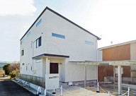 吹抜けリビング、小屋裏収納が決めて